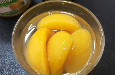 黄桃罐头只吃黄桃的热量