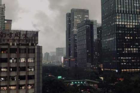 高层楼房下雨没关窗进水