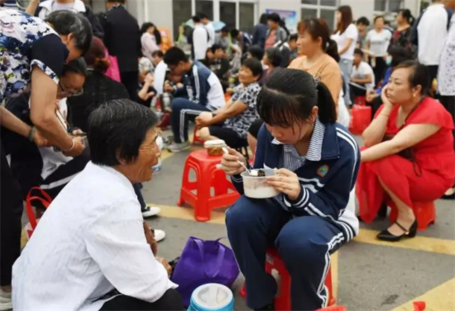 高三有陪读的必要吗高三陪读好还是不陪读好一点