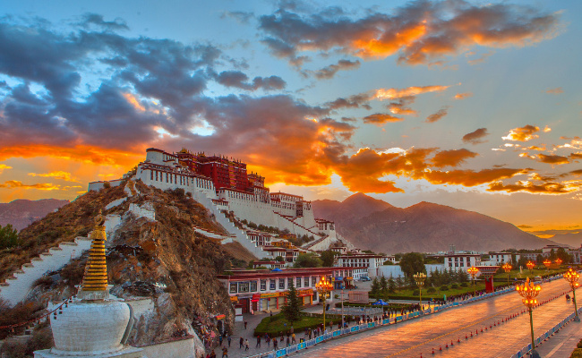 西藏旅游业回暖态势明显